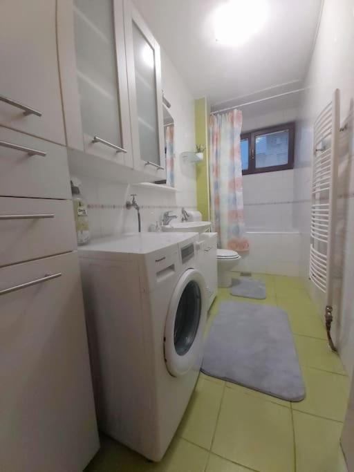 Spacious Condo Near Bascarsija - Free Parking ซาราเยโว ภายนอก รูปภาพ
